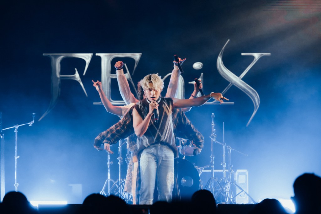 FEniX 推出新專輯《赫茲》預購中 (挺音樂提供_攝影陳泓旭 (奶綠) 、嘉婕)