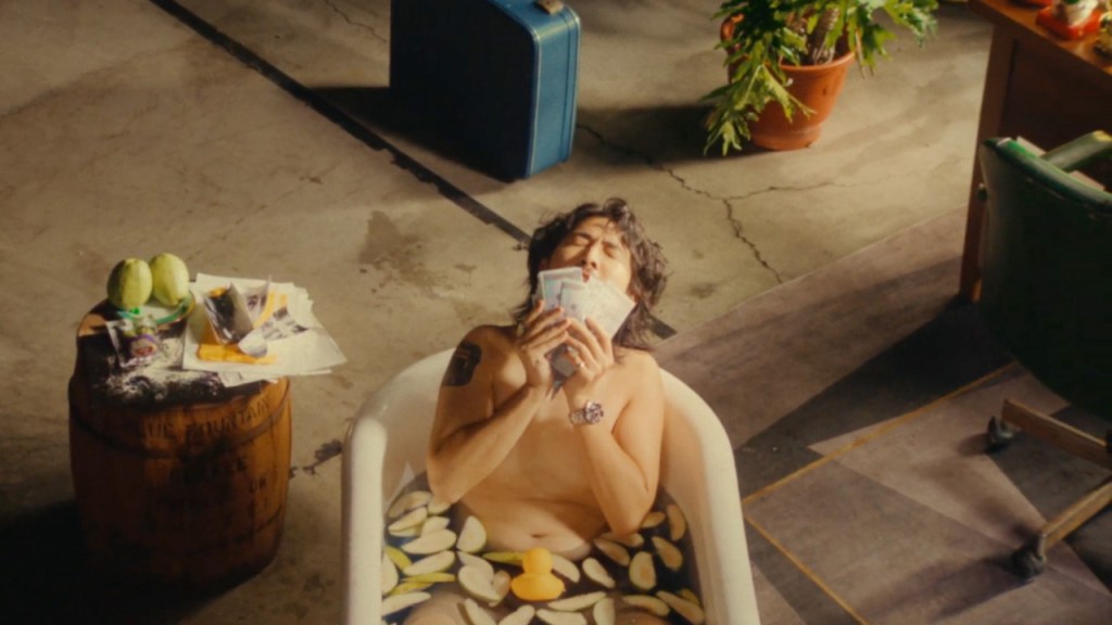 FunkyMo再次半裸入鏡拍攝MV