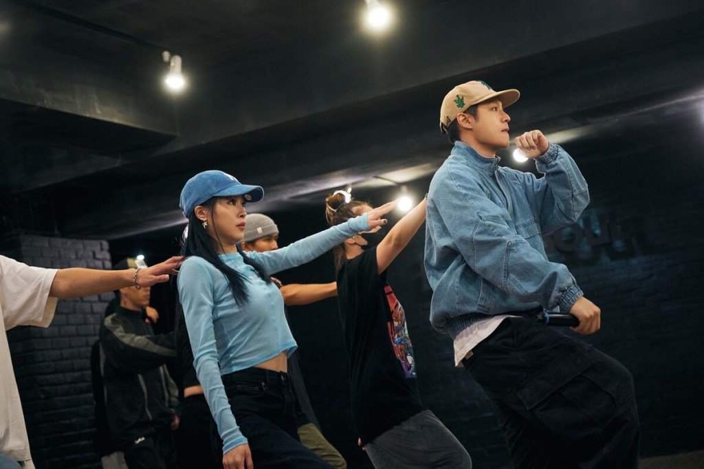 周湯豪為「REALIVE (R2) 特仕版」小巨蛋演唱會練舞、練歌、練體力 (照片提供:環球音樂)