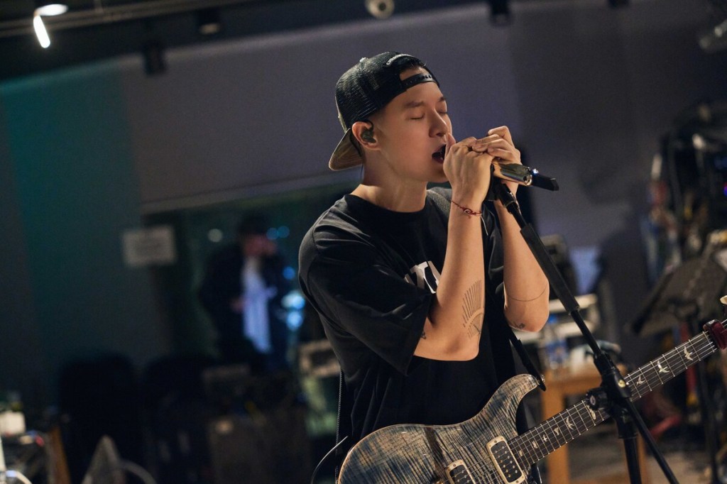 周湯豪R2特仕版小巨蛋演唱會練舞、練歌、練體力 親自操刀影像並包辦70套造型 透露逾6成內容翻新