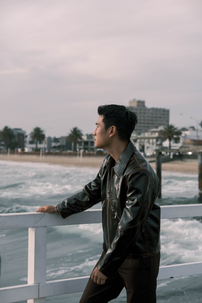 周興哲全新抒情歌曲〈想念你想我〉(照片提供:星空飛騰)