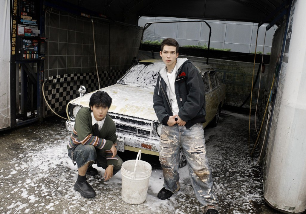 李浩瑋再度與好友派偉俊推出第二首合作單曲〈泡沫〉(照片提供:形上娛樂)