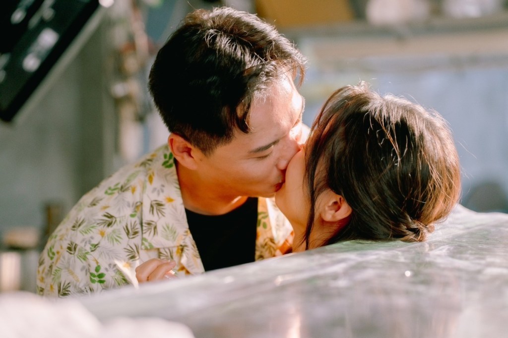 羅文裕 ft.草屯囝仔〈白目〉MV (照片提供:大賞門文化)