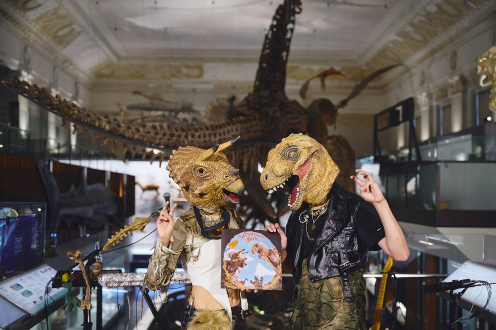 恐龍的皮發行第一張概念專輯《I Dig You》 宣布明年1/11舉辦全新形式的電影專場