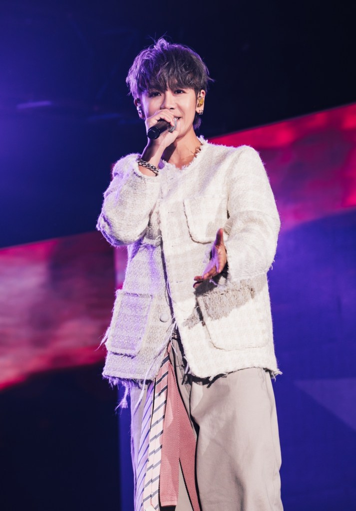 鼓鼓獻唱〈當我變成我們〉粉絲手機燈表幸福送全場