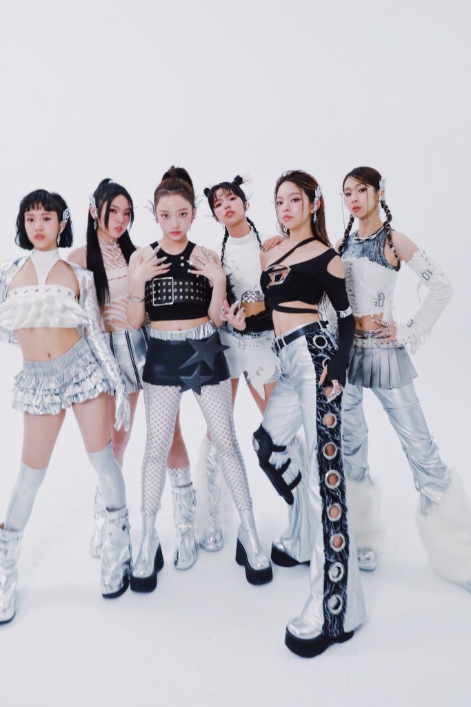 babyMINT（左起：品妡、Vikky、栩栩、丞妘、粼粼、熙妍)