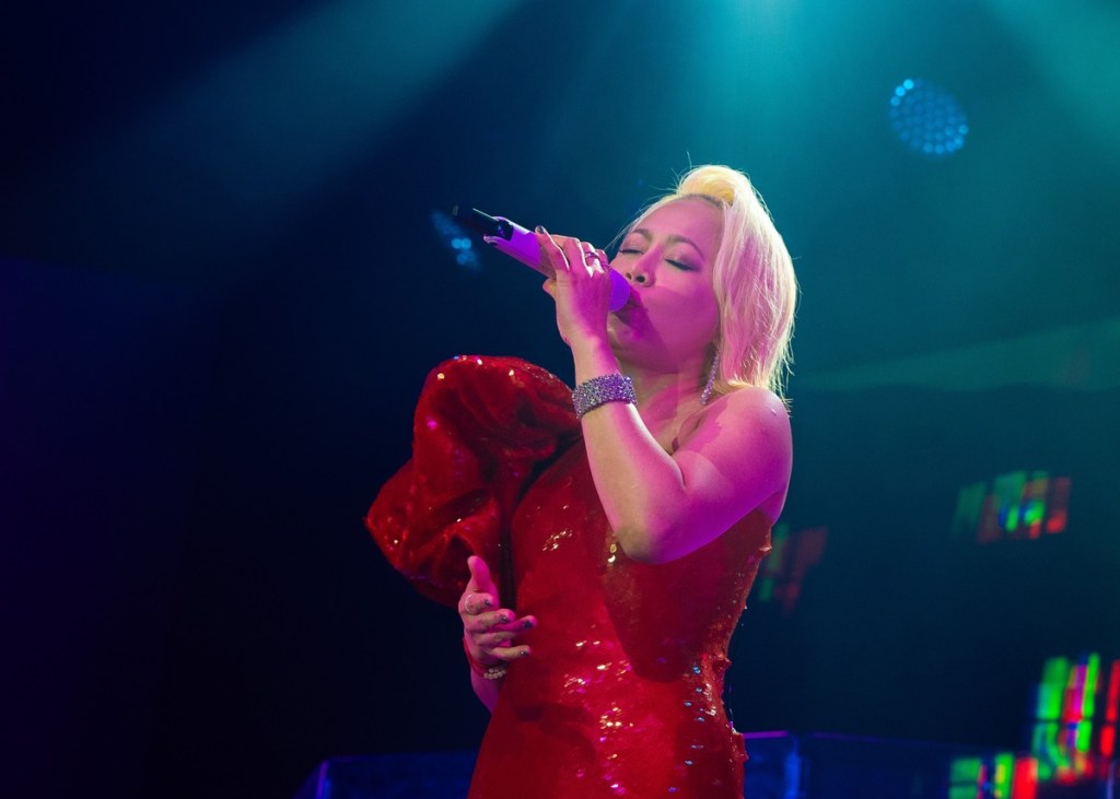 戴愛玲《故事的故事》巡演前進香港開唱 演唱多首經典歌 嘉賓更有請好姐妹「金曲歌后」A-Lin站台