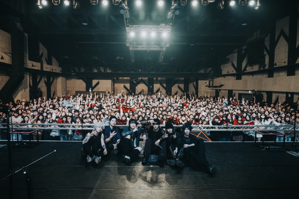 福夢FUMON「BLESSED」發片演唱會前進高雄開唱 全新專輯《苦難裡的祝福》實體已全面上市