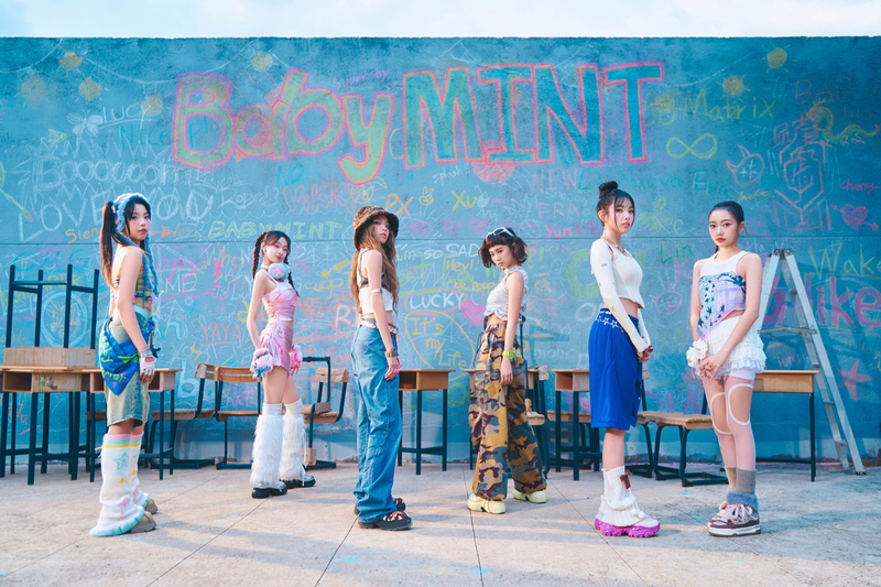 babyMINT（左起：丞妘、熙妍、粼粼、品妡、Vikky、栩栩）
