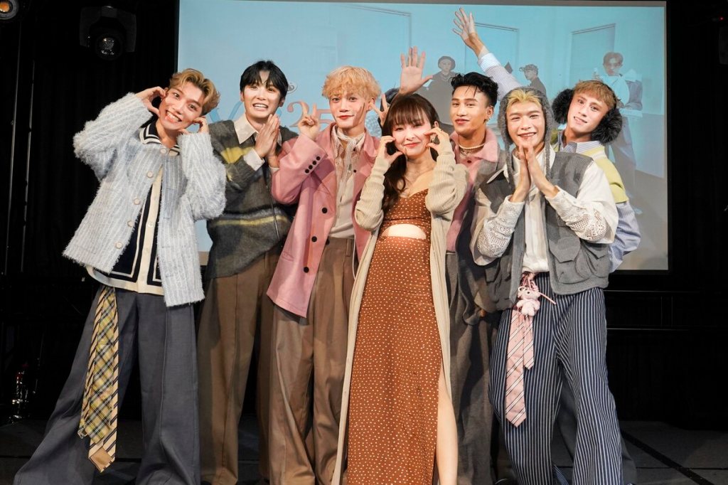 VERA 新專輯《Ver.25》發片記者會 愛紗站台重現〈喇舌〉合作舞台 預告2/15台中廣三SOGO簽唱會