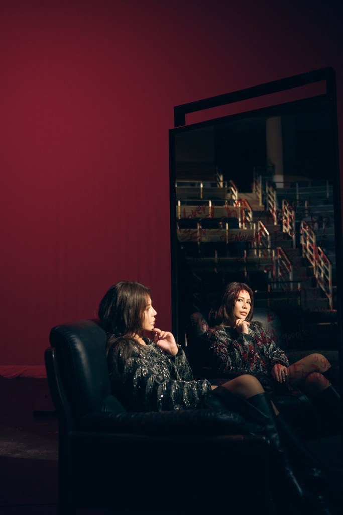 艾怡良〈怎麼演怎麼不像〉MV (照片提供:環球音樂)