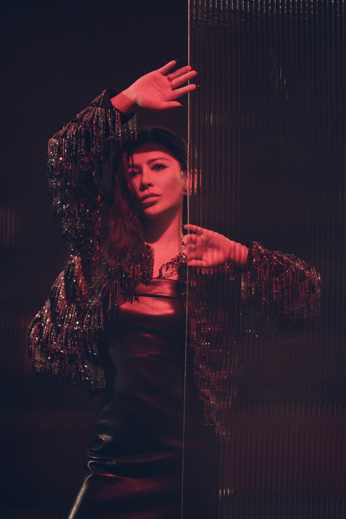 艾怡良〈怎麼演怎麼不像〉MV (照片提供:環球音樂)