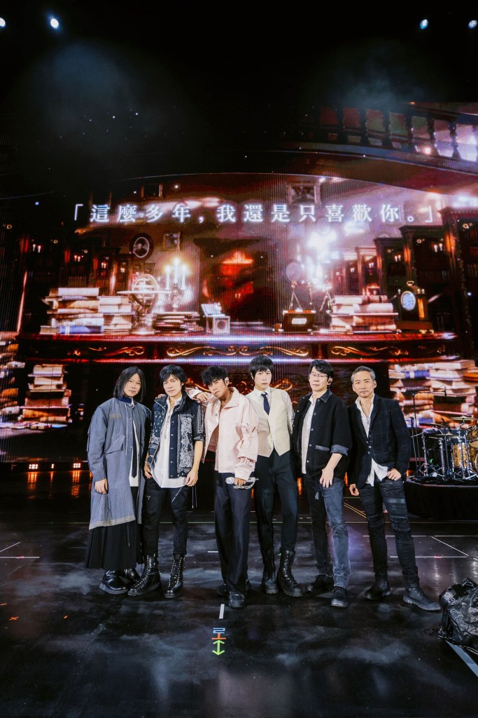 1五月天《回到那一天》演唱會澳洲，周杰倫義氣相挺唱好唱滿