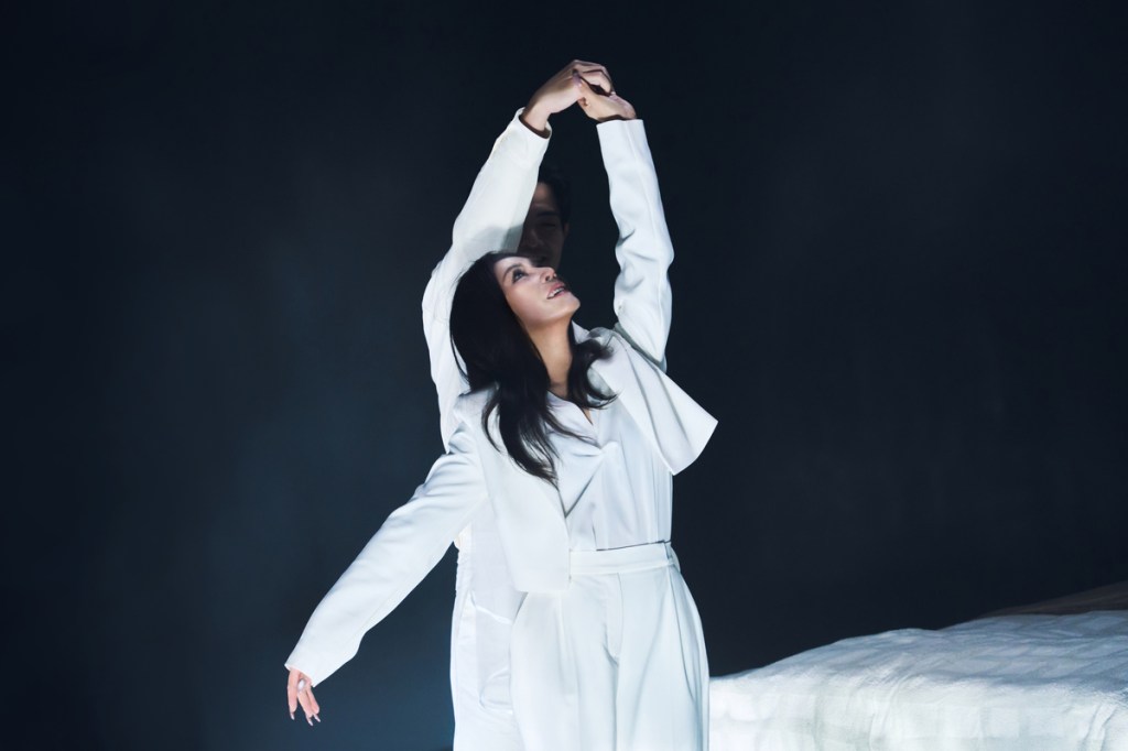 艾怡良〈給她的話〉MV (照片提供:環球音樂)
