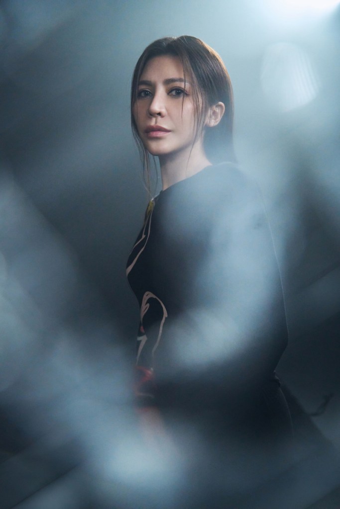 艾怡良〈給她的話〉MV (照片提供:環球音樂)
