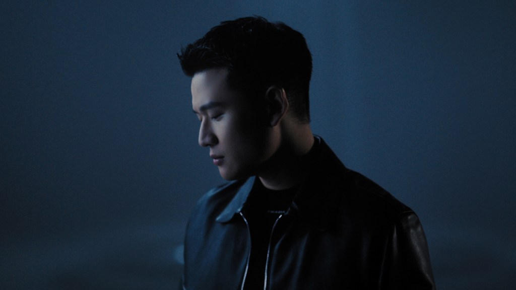 周興哲邀Gummy B合作〈Dreamers〉MV上線《Almost幾乎是愛情》實體3/20前華納官網預購限定