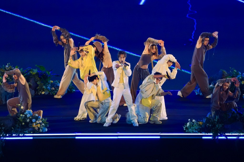 Energy點燃進化之火 帶來最帥氣開幕大秀