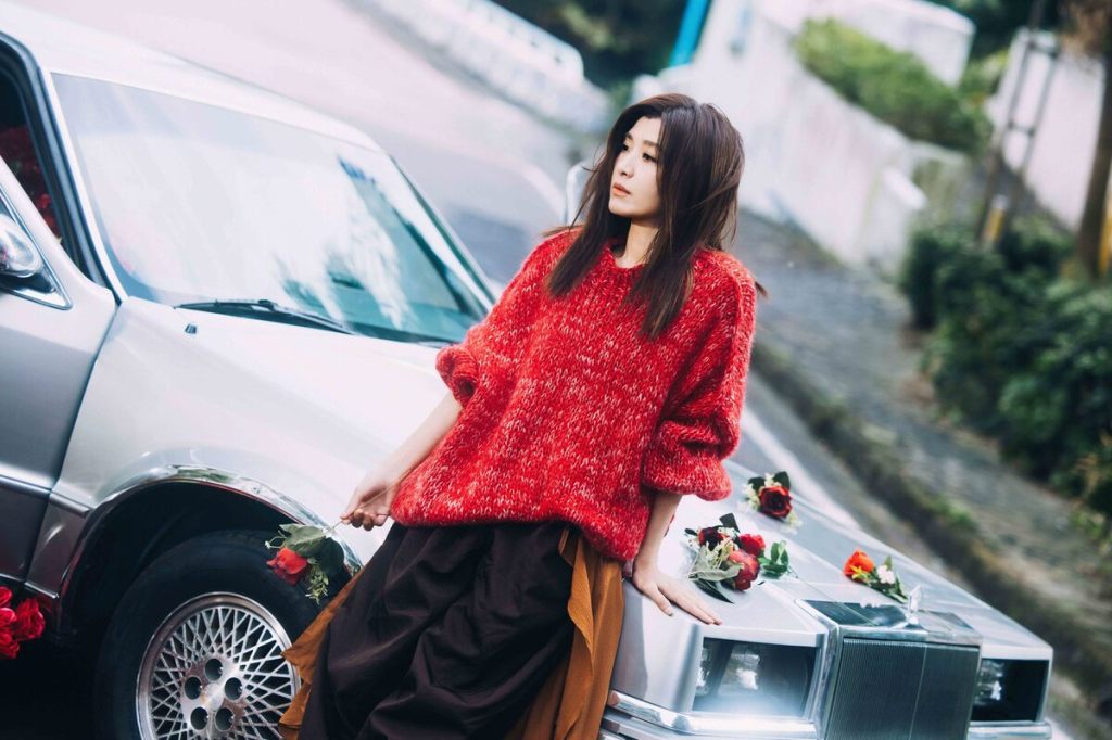 蘇慧倫手拿玫瑰,歌迷直呼:有薛法醫fu