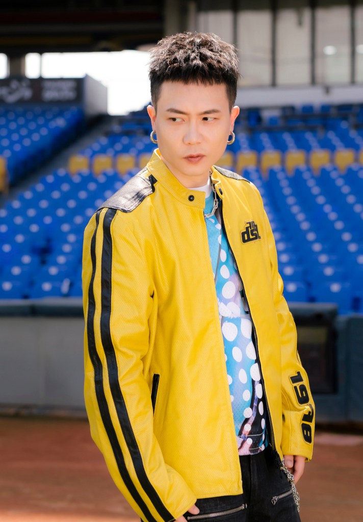 蕭秉治受邀為中信兄弟量身創作2025年全新年度歌曲〈進化 B EVOLUTION〉