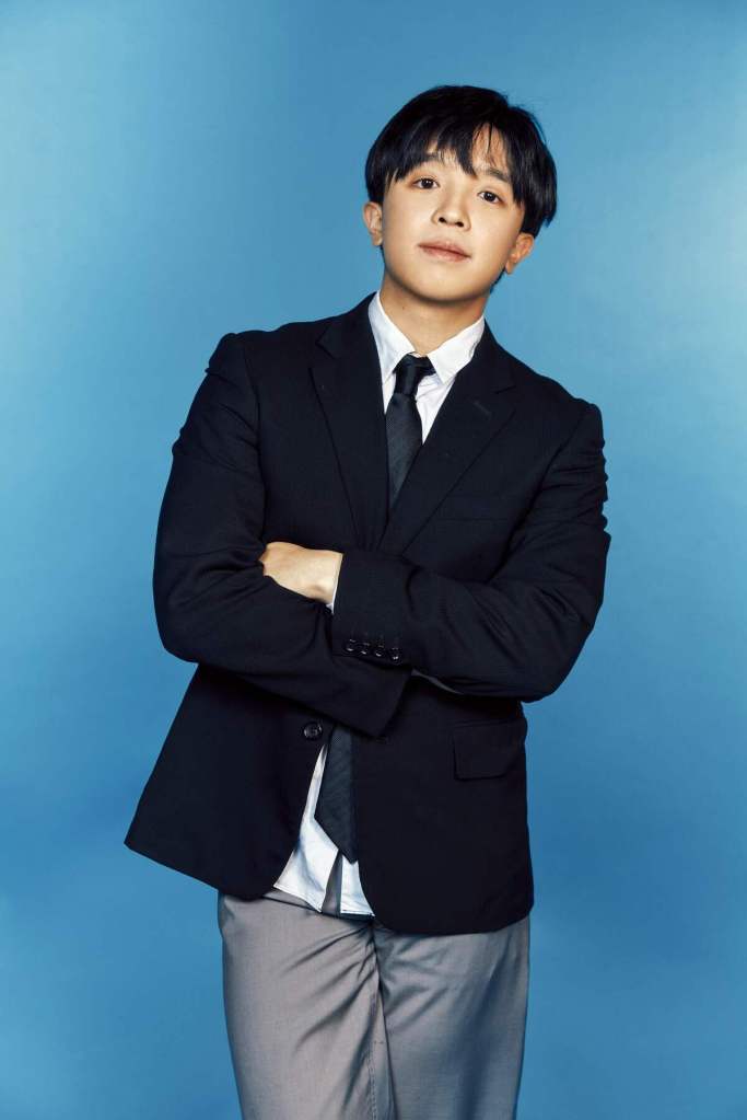 施鑫文月發行第三張專輯《灰太陽》(照片提供:第四音樂)