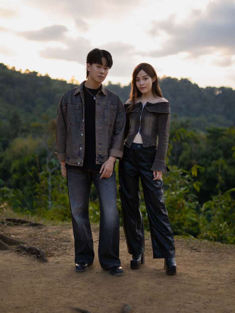 李佳歡與卓振聲在MV中飾演一對情侶