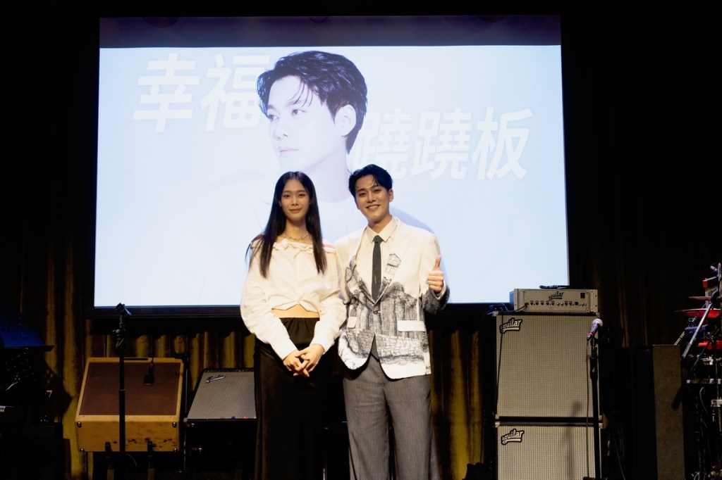 李唯楓發片記者會與師妹魏廷芸