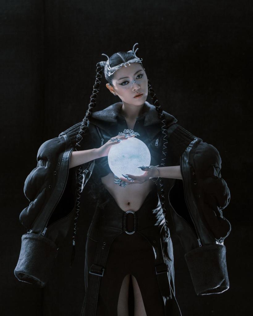 楚晴專輯視覺脫下招牌面具