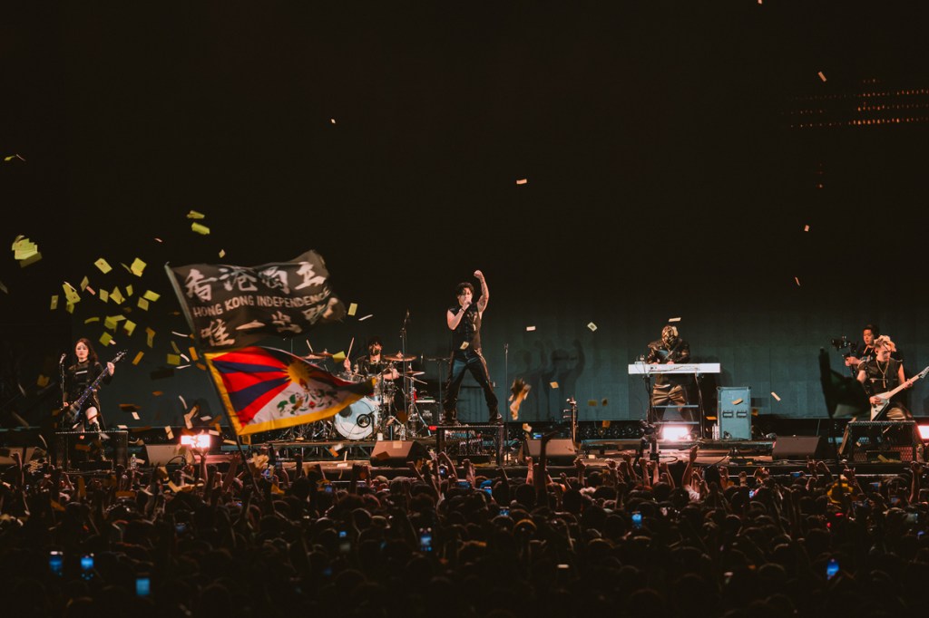 閃靈重返南霸天吸引上萬樂迷朝聖