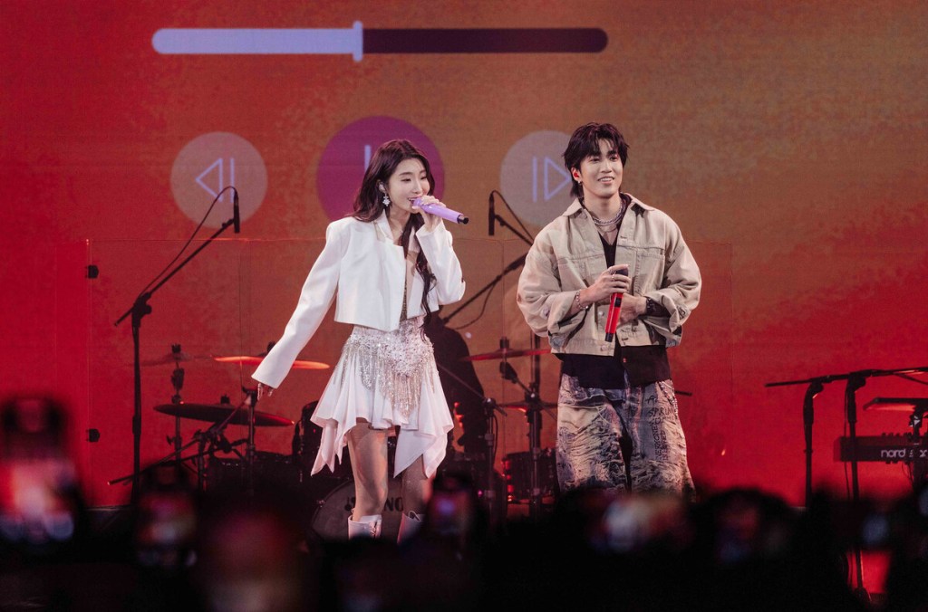 陳華在 Legacy TERA 開唱 邀婁峻碩擔任嘉賓 (照片提供:KKLIVE)