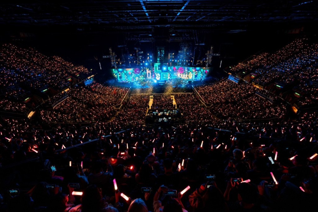 陶喆飆唱點燃紅磡體育館上萬名粉絲熱情