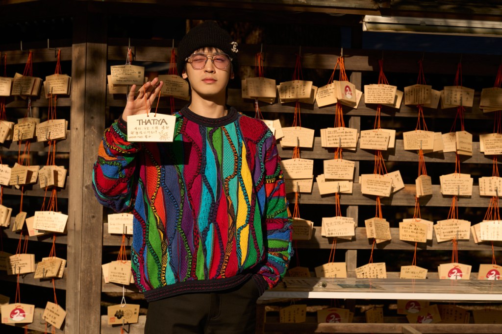 小樂前往明治神宮祈福（華納音樂提供）