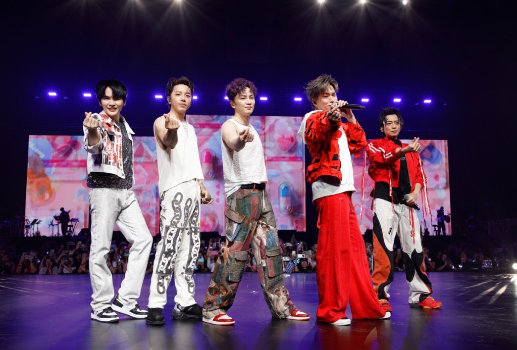 手指愛心大放送！Energy首唱新歌〈同病相戀〉獻戀愛特效藥