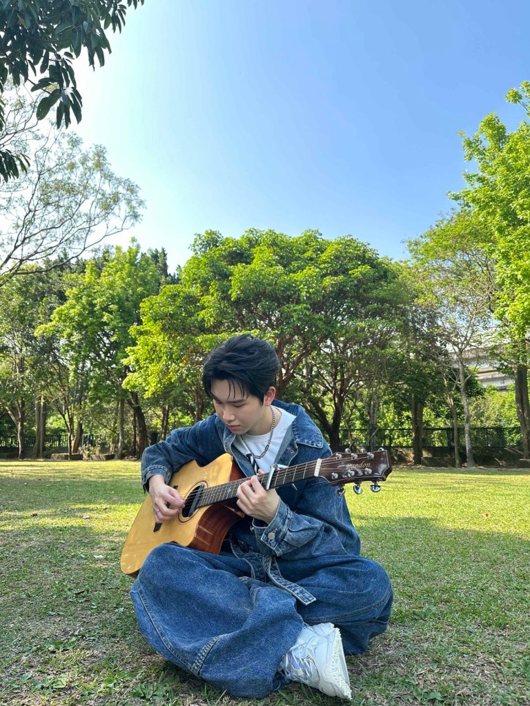 AcQUA源少年隊長黃莑茗推出全新單曲〈最佳隊友〉，歌曲洋溢青春浪漫氣息！（照片提供：種子音樂）