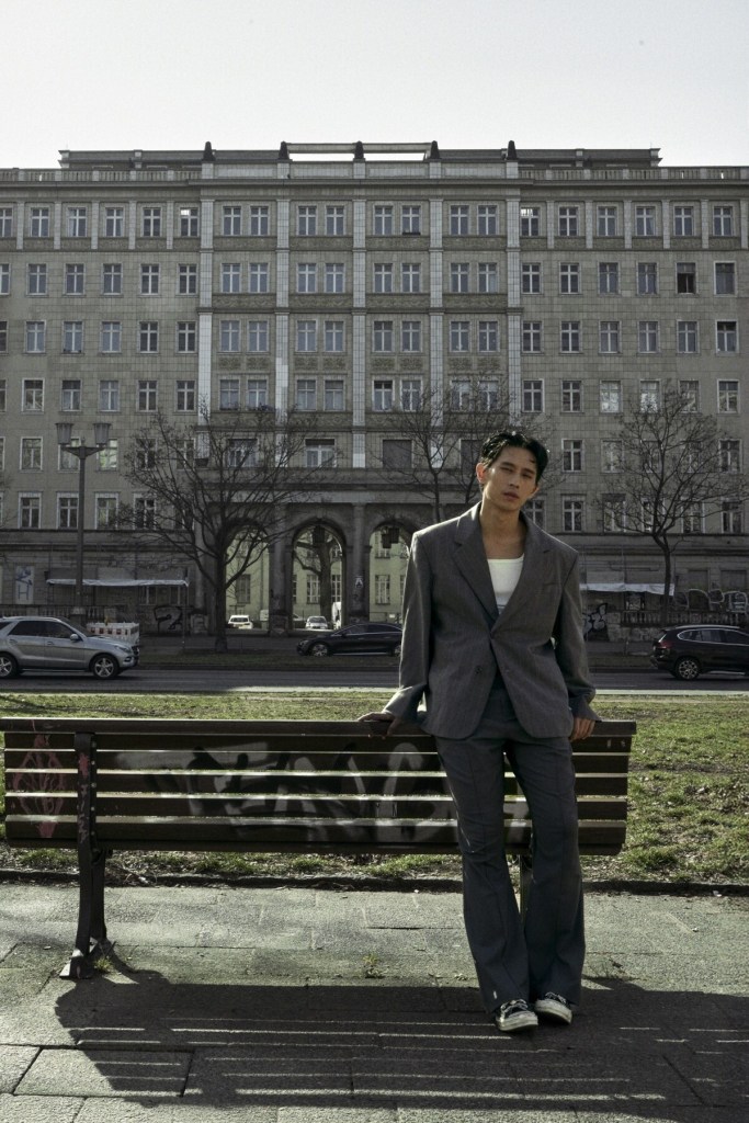 柏霖PoLin以序曲〈沒能夠愛〉為全新創作專輯《允許萬物破碎》揭開序幕 (照片提供:索尼音樂)