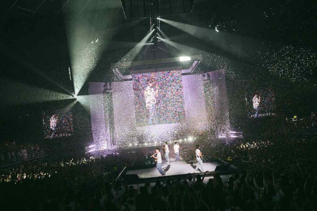 二十週年回到自己的地盤,蘇打綠最終站推出三面台的雙舞台特別版(緒風提供)