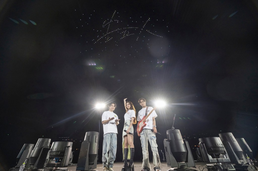 告五人寫下巡演傳奇,台灣演唱會史上第一次啟用無人機。(相信音樂提供)