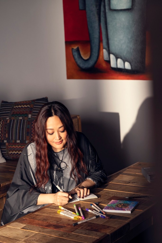 首波先行曲〈月不落〉即將率先登場，4月18日正式上架。（相信音樂提供）