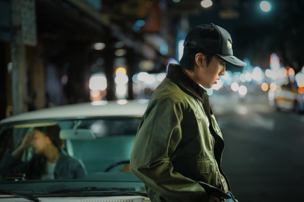 婁峻碩邀學姐鄭芯恩跨刀〈鑰匙還你〉MV (照片提供:伊弗龐金有限公司 X 想不到音樂工作室)