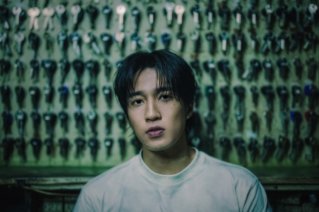 婁峻碩最新單曲〈鑰匙還你〉邀派偉俊製作Z世代分手情歌 《夏日的檸檬草》「星卉學姐」鄭芯恩跨刀MV