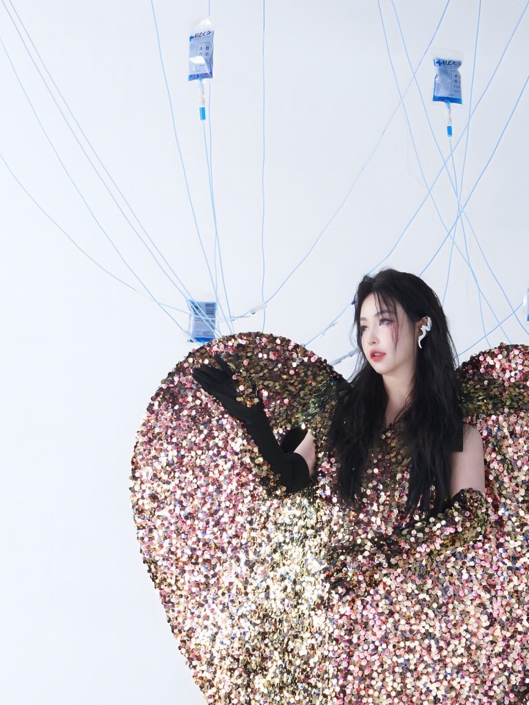 KIAH 新專輯《女口》第三波主打〈如果是雨季就好了〉(照片提供:綺亞音樂)
