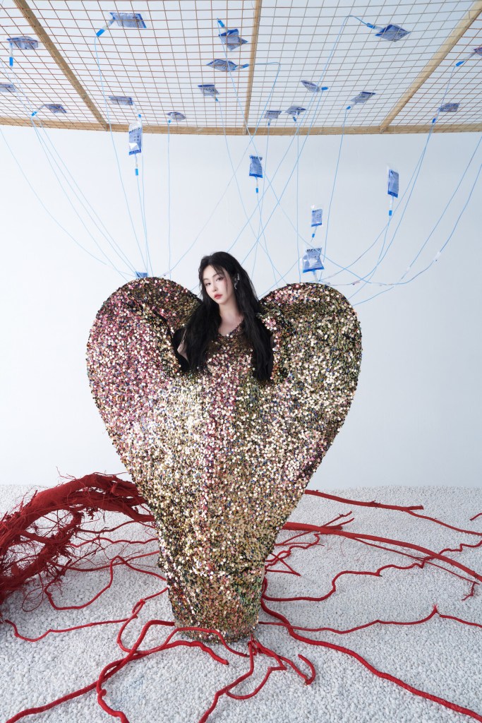 KIAH 新專輯《女口》第三波主打〈如果是雨季就好了〉(照片提供:綺亞音樂
)
