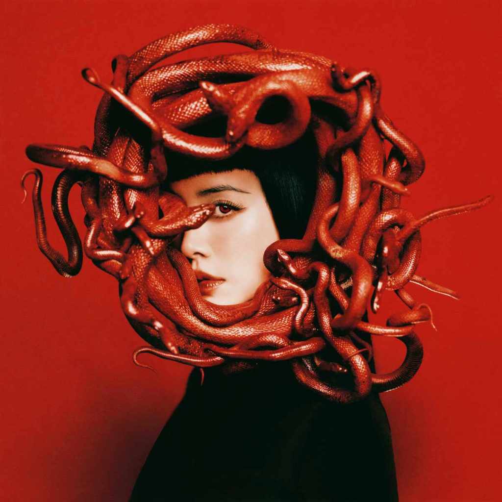 蔡依林新專輯定名『Pleasure』，釋出 『美杜莎慾望桂冠 』加冕照（凌時差音樂 提供）