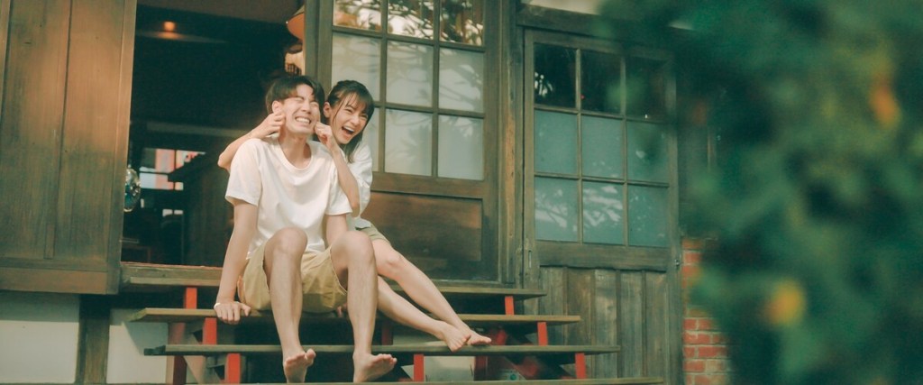 姚愛寗和王孝程在〈頭城——悼F〉MV擔任男女主角