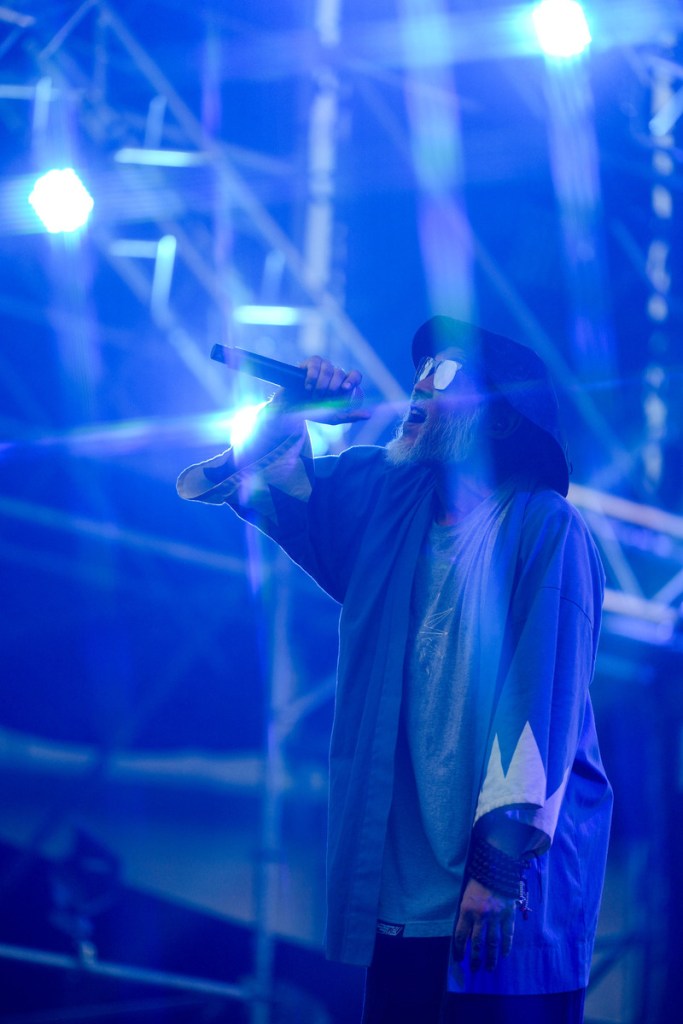 嘻哈天團「三角度」MC仁 登太空港開唱（SPACEPORT提供）