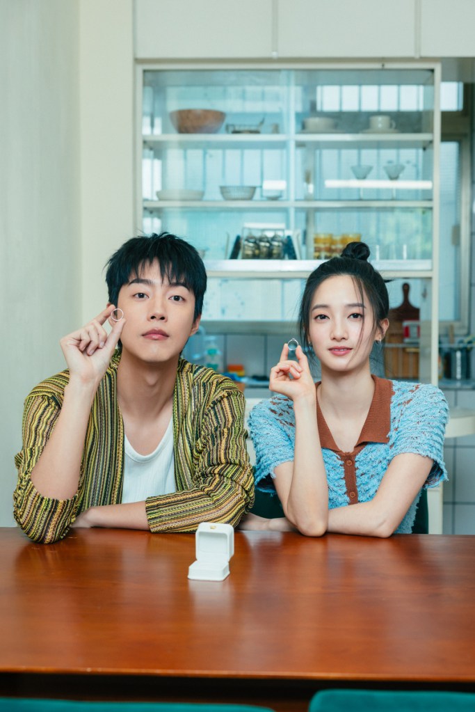 蔡凡熙與韓寧搭檔演出陶喆〈陪你〉MV (照片提供:偉大文化)