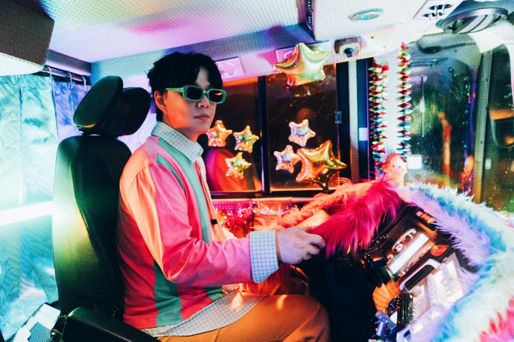 蕭煌奇2025年全新單曲〈你攏無咧看〉MV (照片提供:華納音樂)