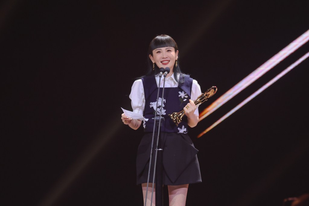 最佳華語女歌手獎：魏如萱／珍珠刑／何樂音樂有限公司
