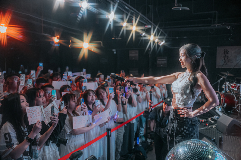 艾薇連續兩天舉辦FAN-CONCERT (照片提供:環球音樂)
