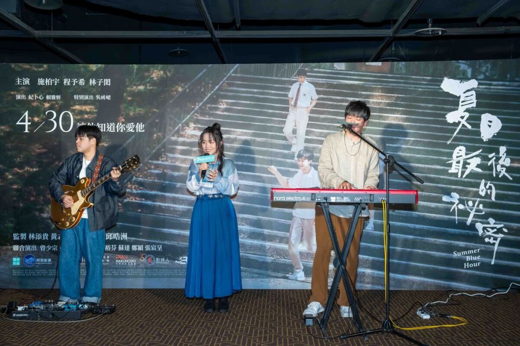 守夜人（中：稚翎、右：旭章）-阿榮影業提供