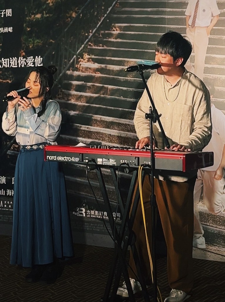 守夜人：左-稚翎、右-旭章